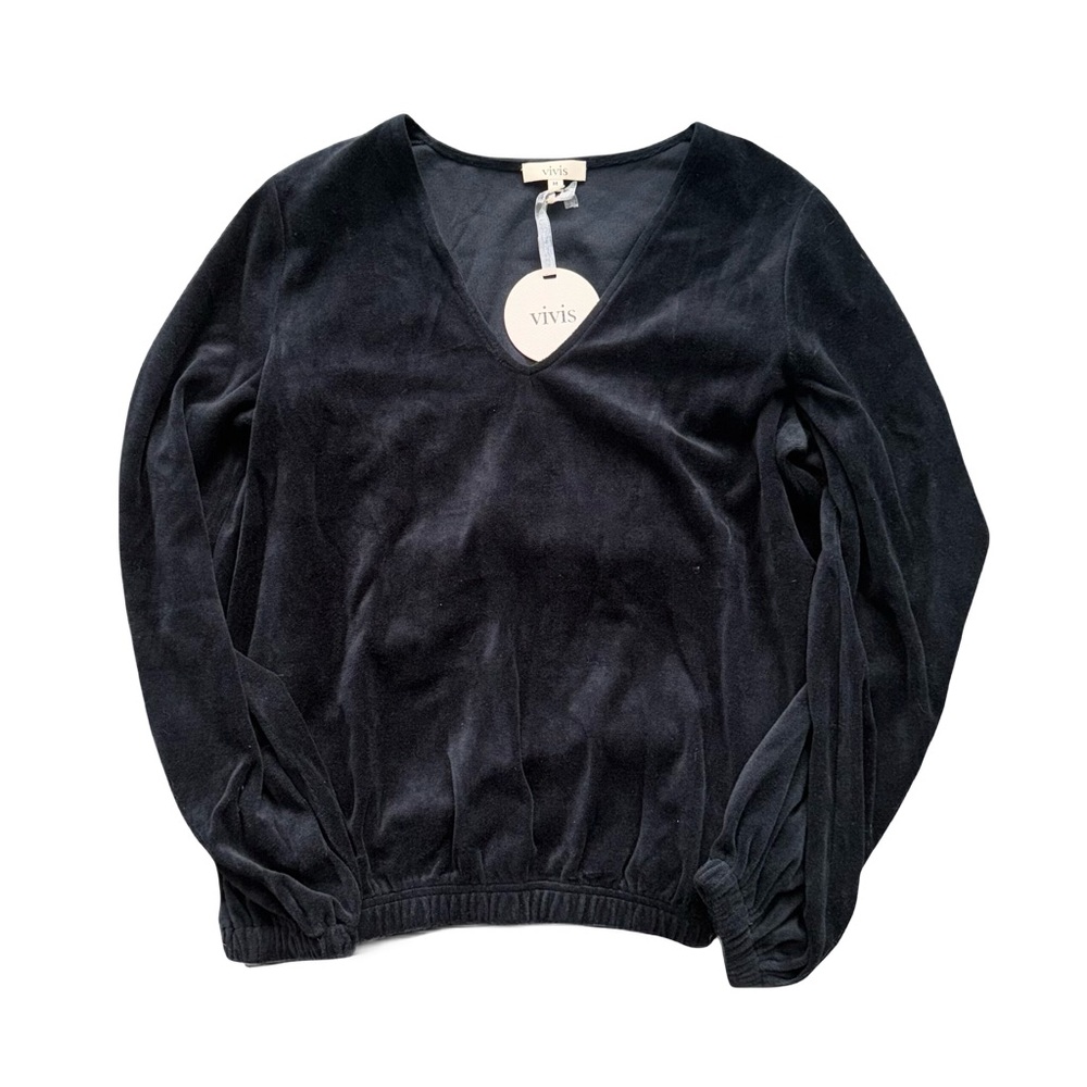 vivis boutique or euro brand velour top in black